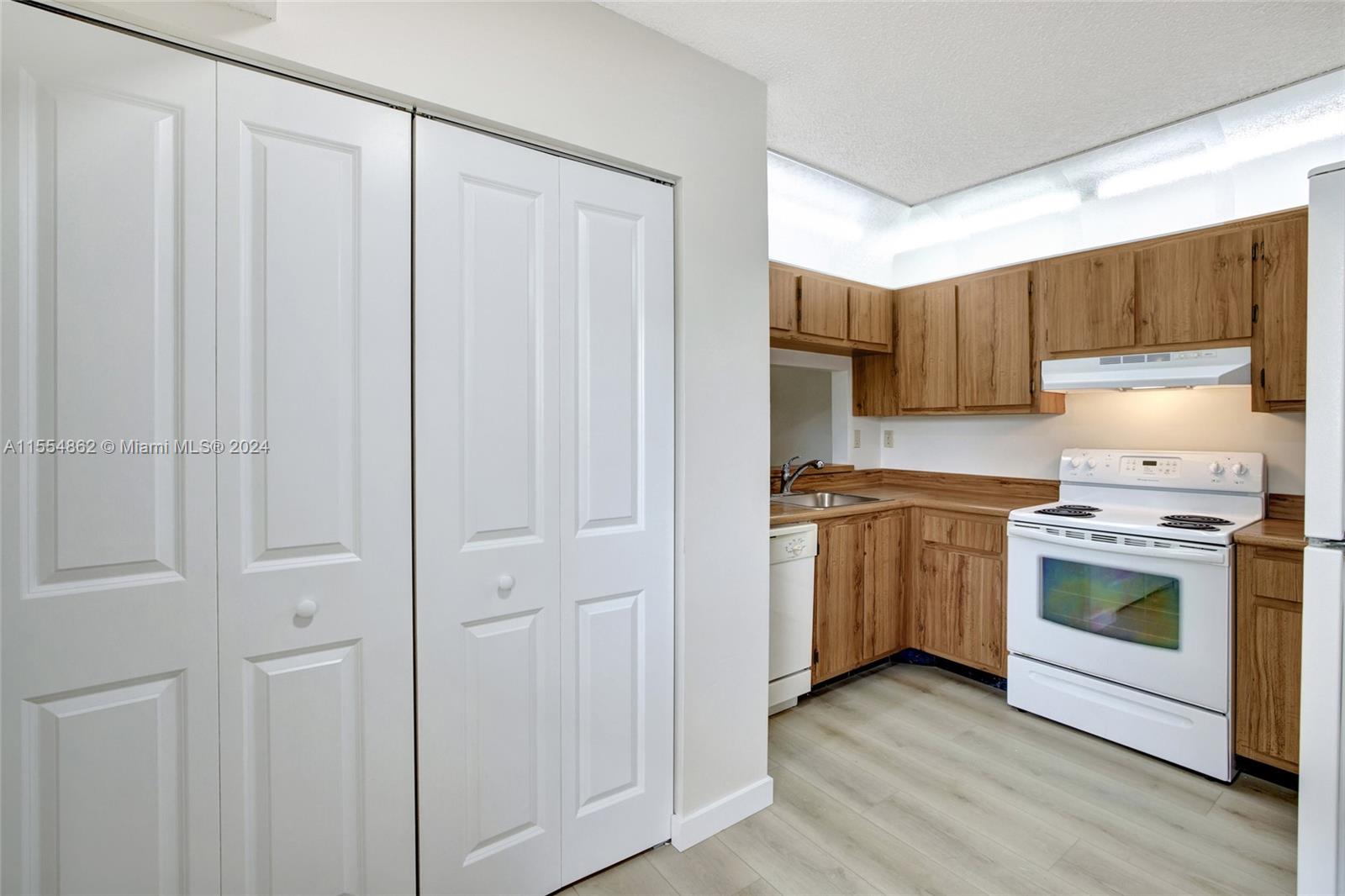 PIERPOINTE EAST - Residential Lease