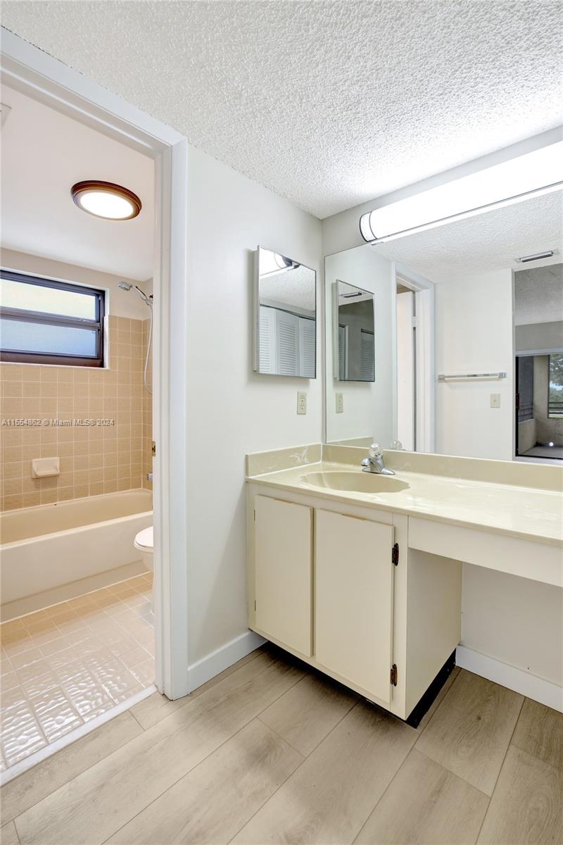 PIERPOINTE EAST - Residential Lease