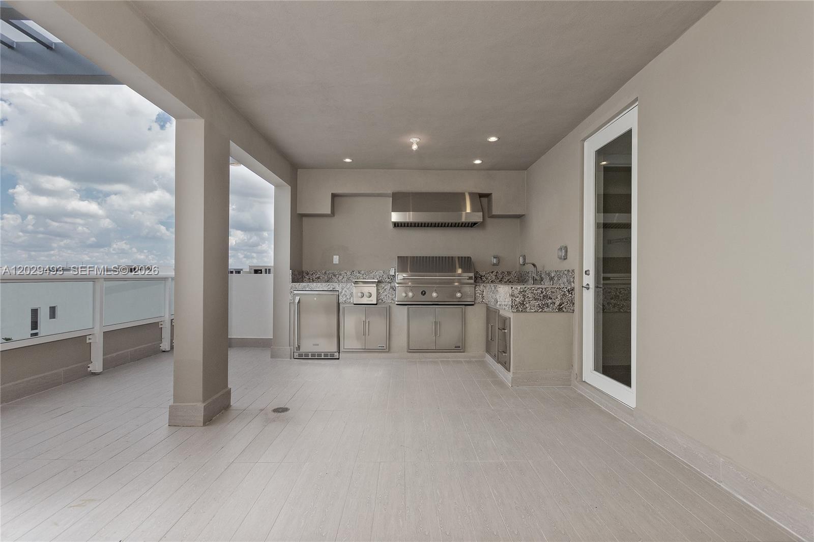 LANDMARK AT DORAL - Residential