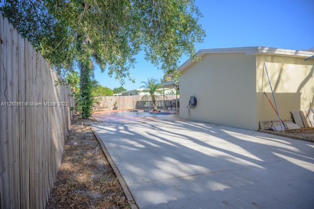 PASADENA LAKES WEST - Residential