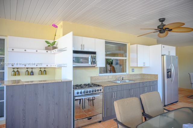 PASADENA LAKES WEST - Residential