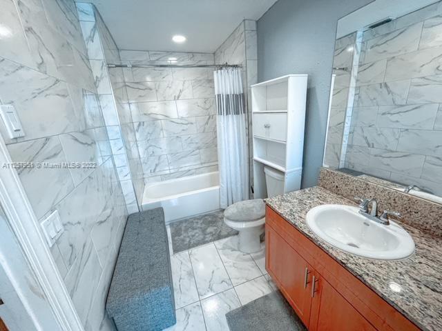 PASADENA LAKES WEST - Residential
