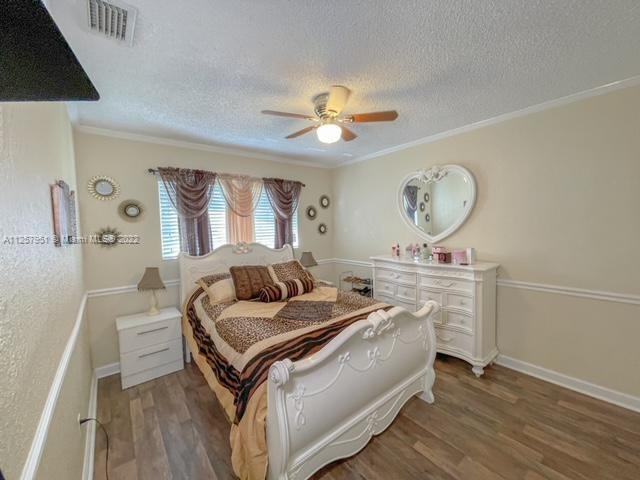 PASADENA LAKES WEST - Residential