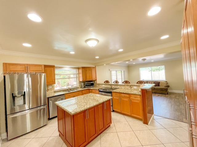 PASADENA LAKES WEST - Residential