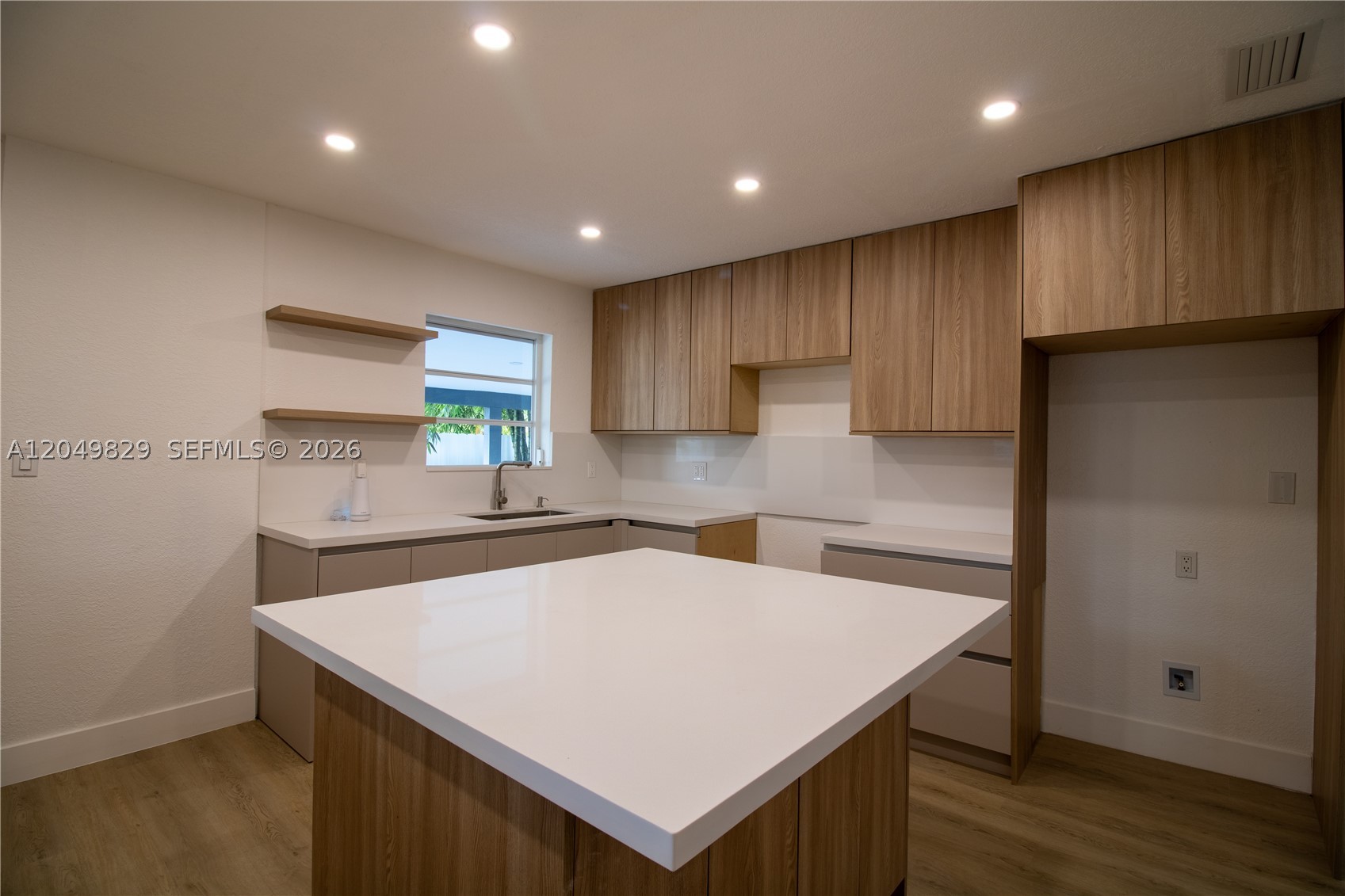 SCHOOL HOUSE SUB - Residential