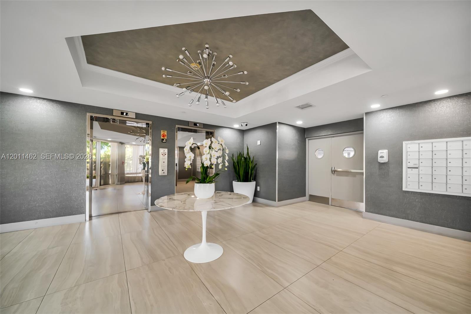 THE VISTAS CONDO - Residential