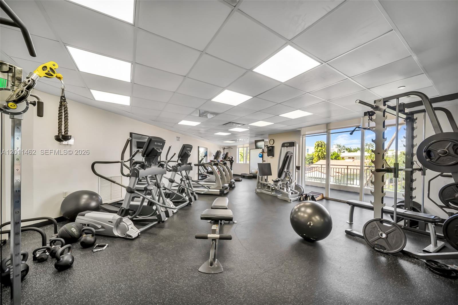 THE VISTAS CONDO - Residential
