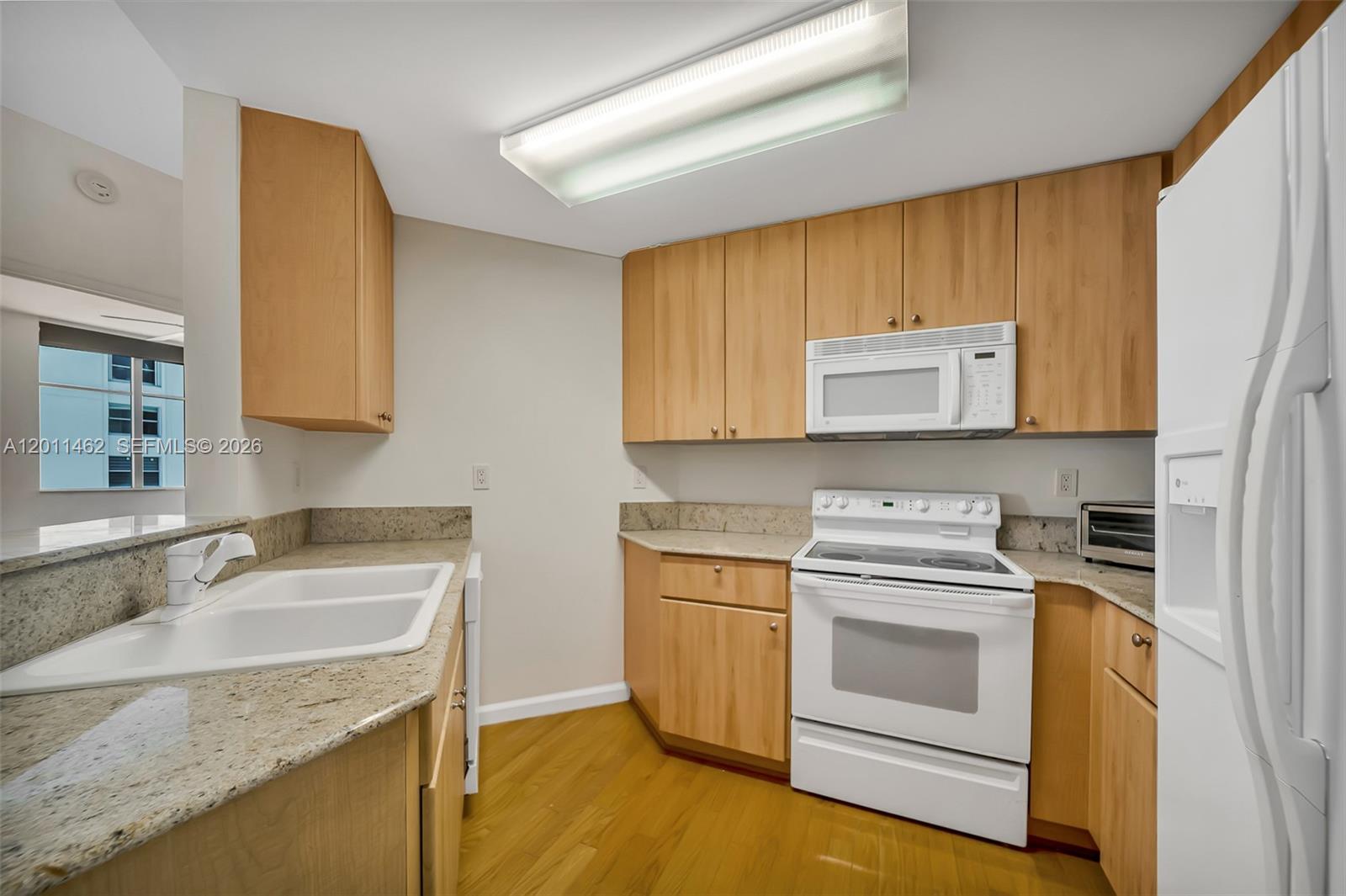 THE VISTAS CONDO - Residential