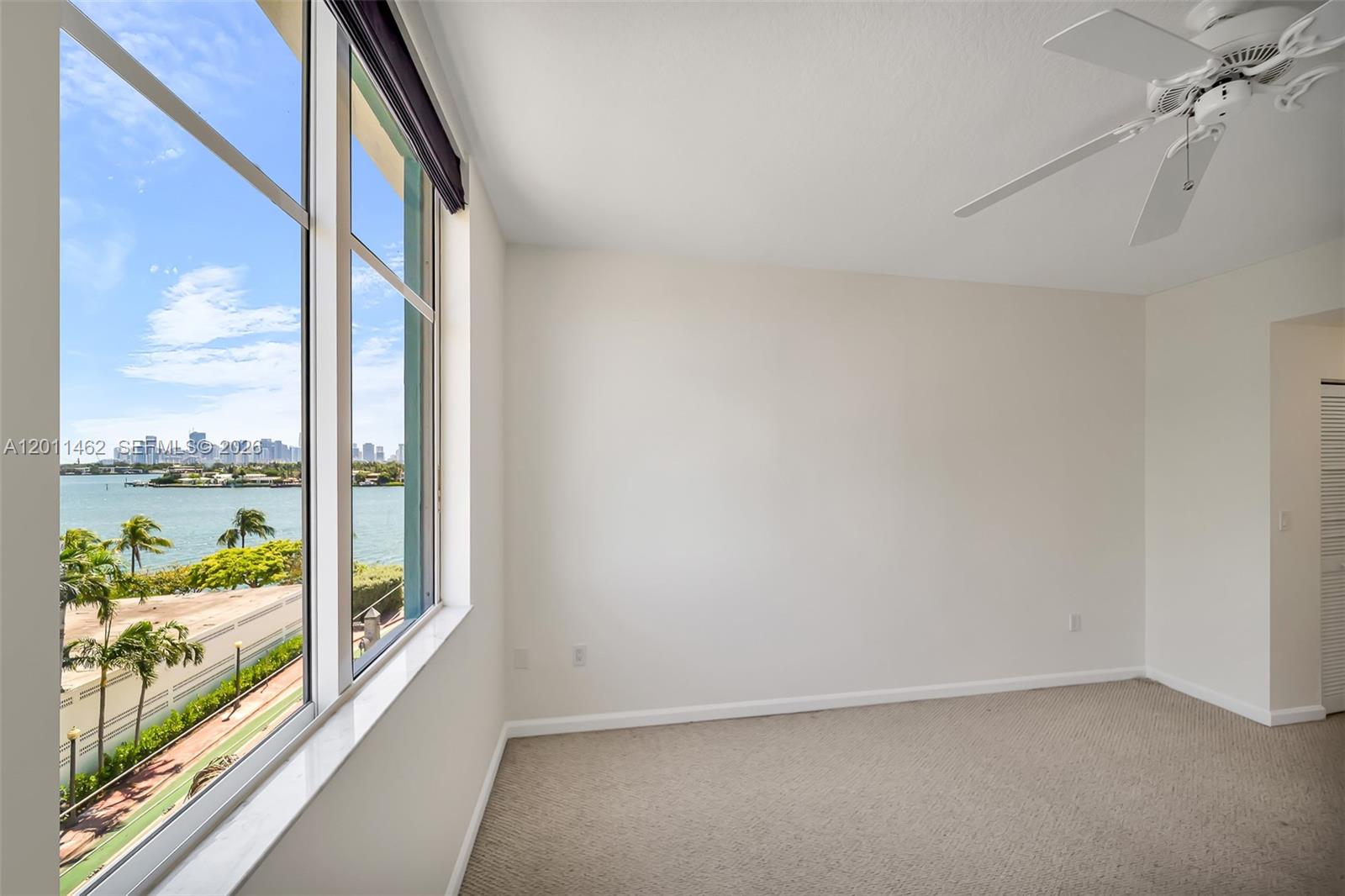 THE VISTAS CONDO - Residential