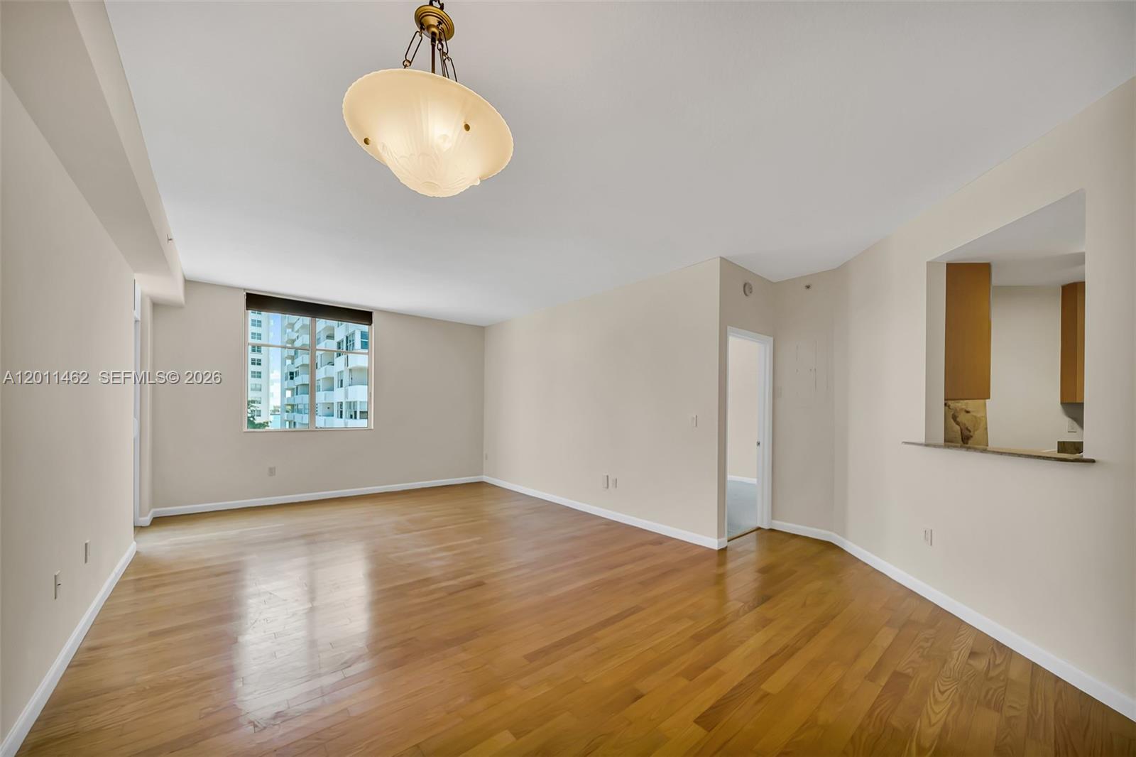 THE VISTAS CONDO - Residential