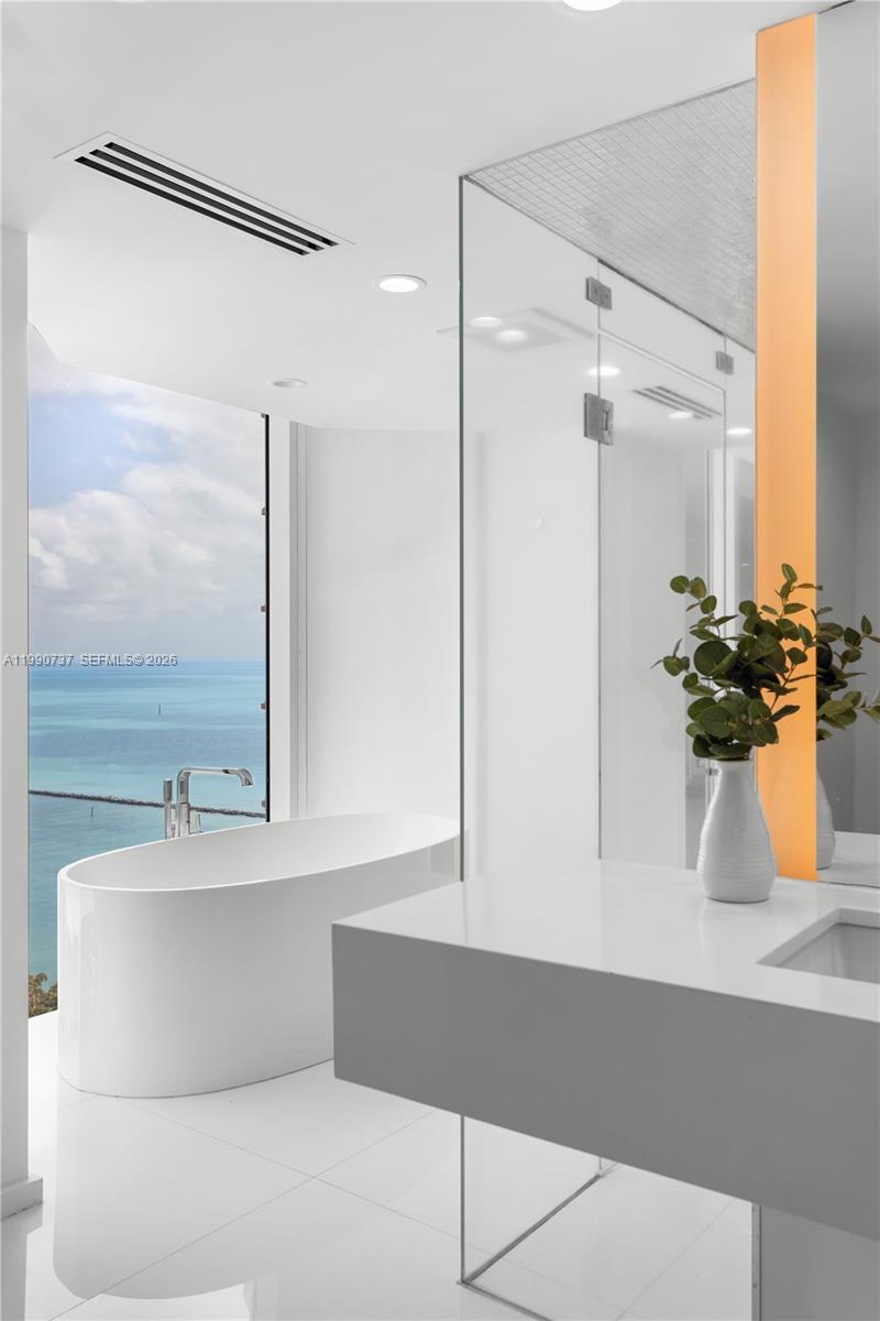 PORTOFINO TOWER CONDO - Residential