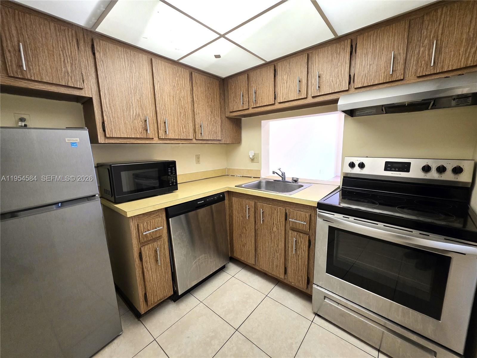 BROOKFIELD SQUARE CONDO - Residential