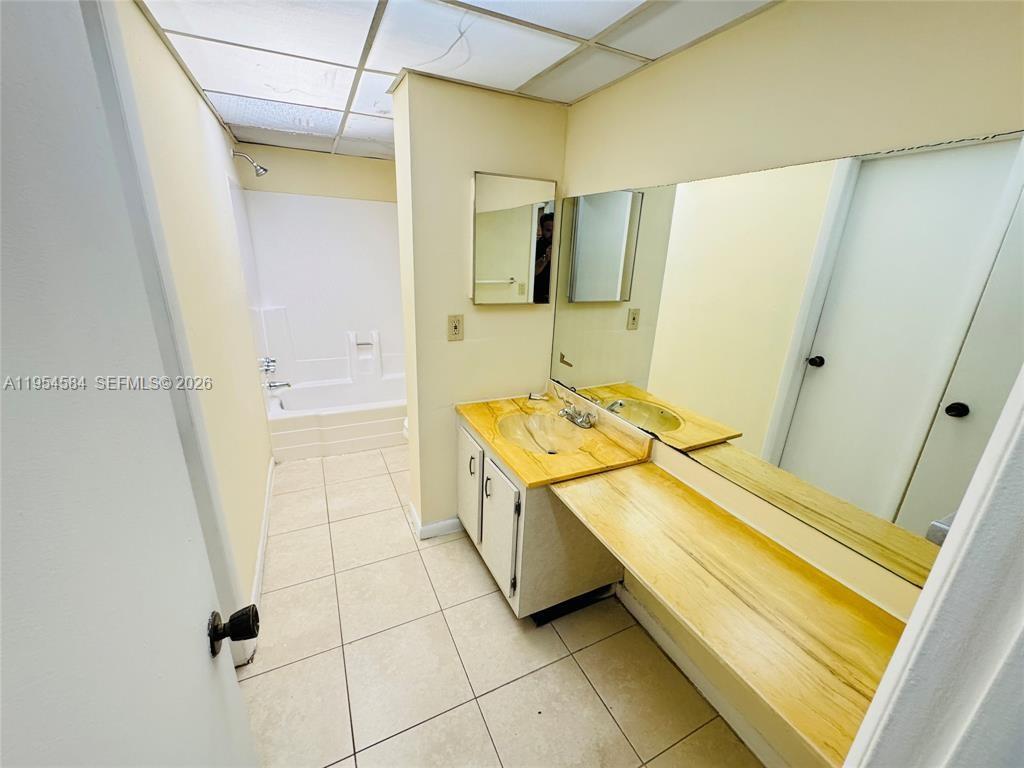 BROOKFIELD SQUARE CONDO - Residential