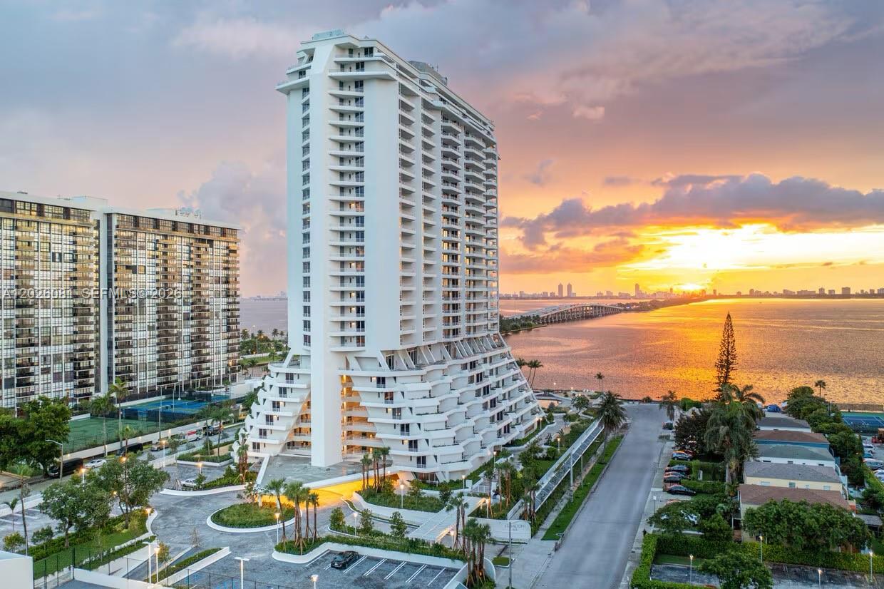 Very spacious 3 bedroom | 3 bathroom unit with direct bay views! Located at the Hamilton, a truly unique property offering resort-style living and oversized units with large balconies. Enjoy a full spa with sauna, steam room, and salt room, plus a bayfront pool, tennis, pickleball, basketball, putting greens, and golf practice net. Perks include a dog park, co-working spaces, and a kids' room. Low move-in costs – just first month’s rent + $1,000 deposit (with approved credit). Parking available for $125/month.