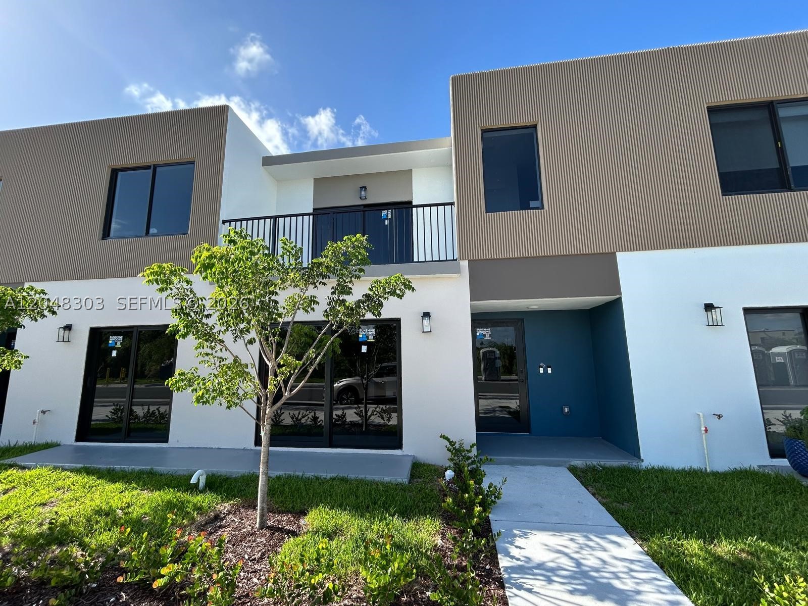 Beautiful new 1-bedroom, 1-bath apartment with a garage in the Grandville community, on the first floor of this duplex. Includes electricity and water, laundry and visitor parking. This unit features ceramic floors, LED lights, impact-resistant windows and doors, stainless steel appliances, a kitchen with a quartz countertop, and a bathroom with a shower. The community is very safe and quiet. It enjoys a prime location between Redlands, Princeton, and Naranja, very close to US-1, Tpke, Krome Ave, Publix, Fresco y Mas, Walmart, Home Depot, public transportation, Baptist Health Homestead Hospital, and the Air Reserve Base. This property is OCCUPIED; only serious tenants are welcome. Don't miss this opportunity because it won't last long on the market.