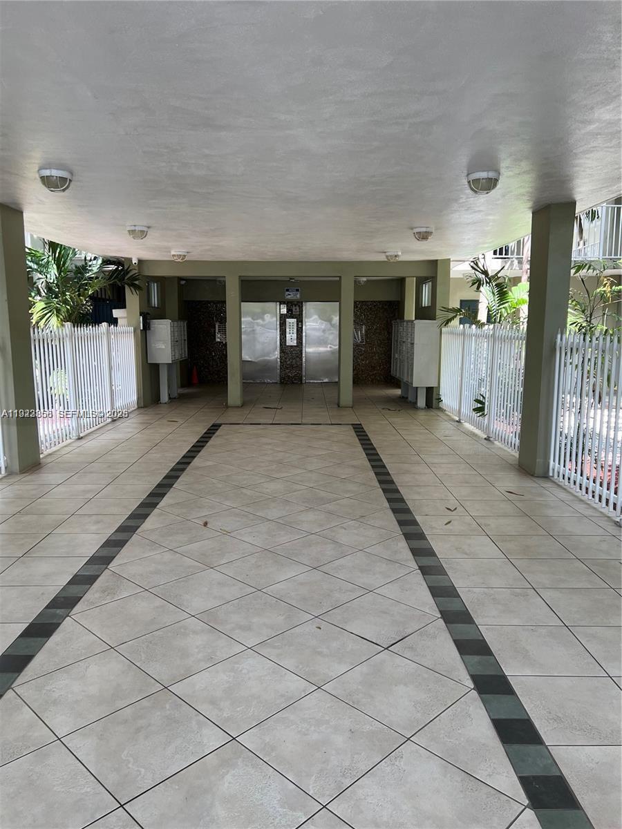 BISCAYNE COVE CONDO - Residential