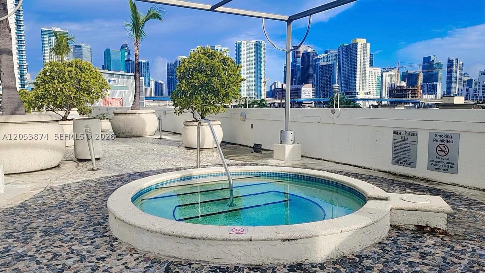 NEO CONDO - Residential