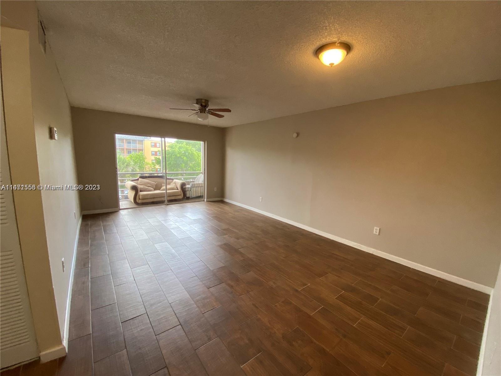 BROOKFIELD SQUARE CONDO - Residential Lease