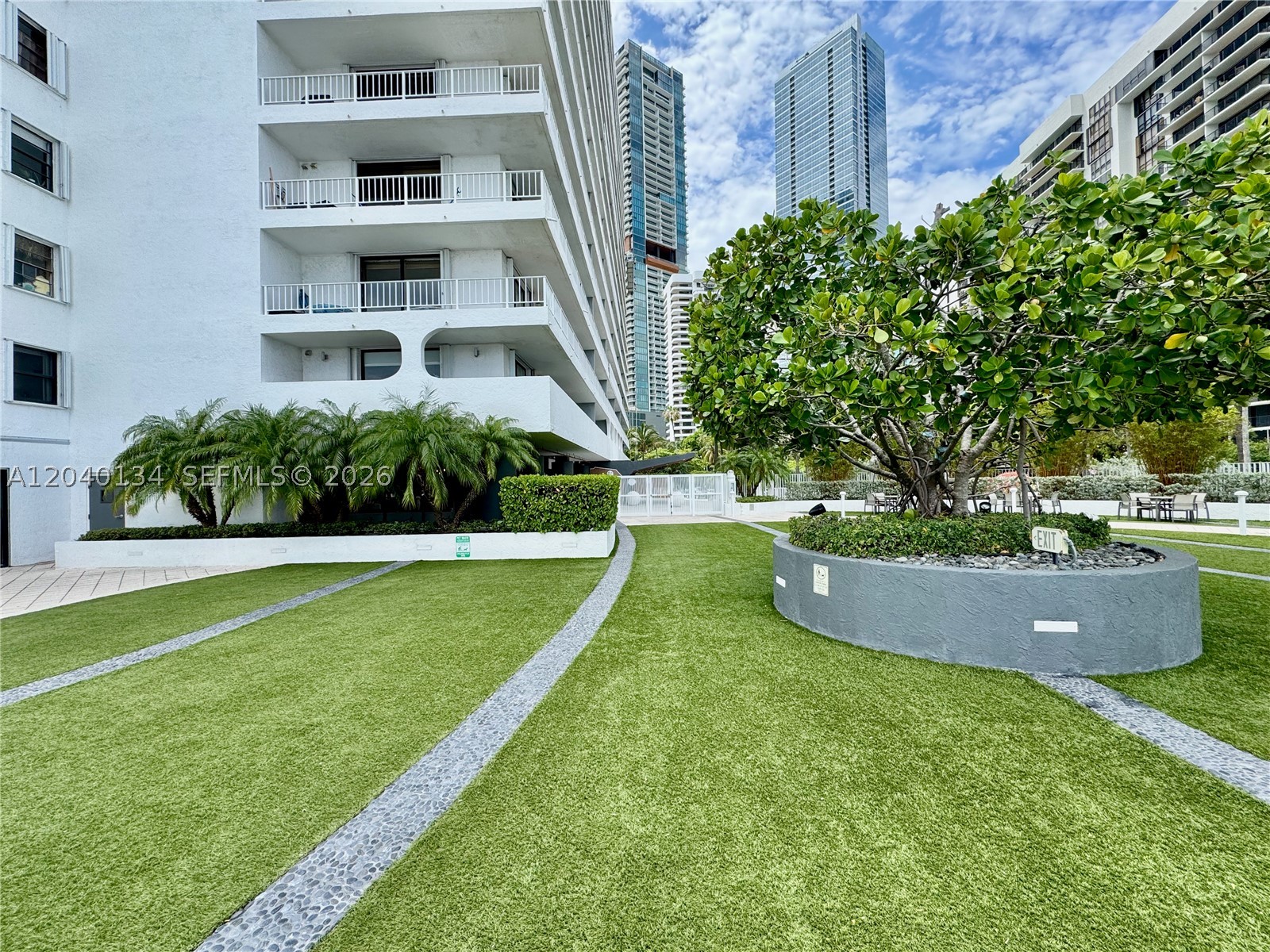 BRICKELL HARBOUR CONDO - Residential