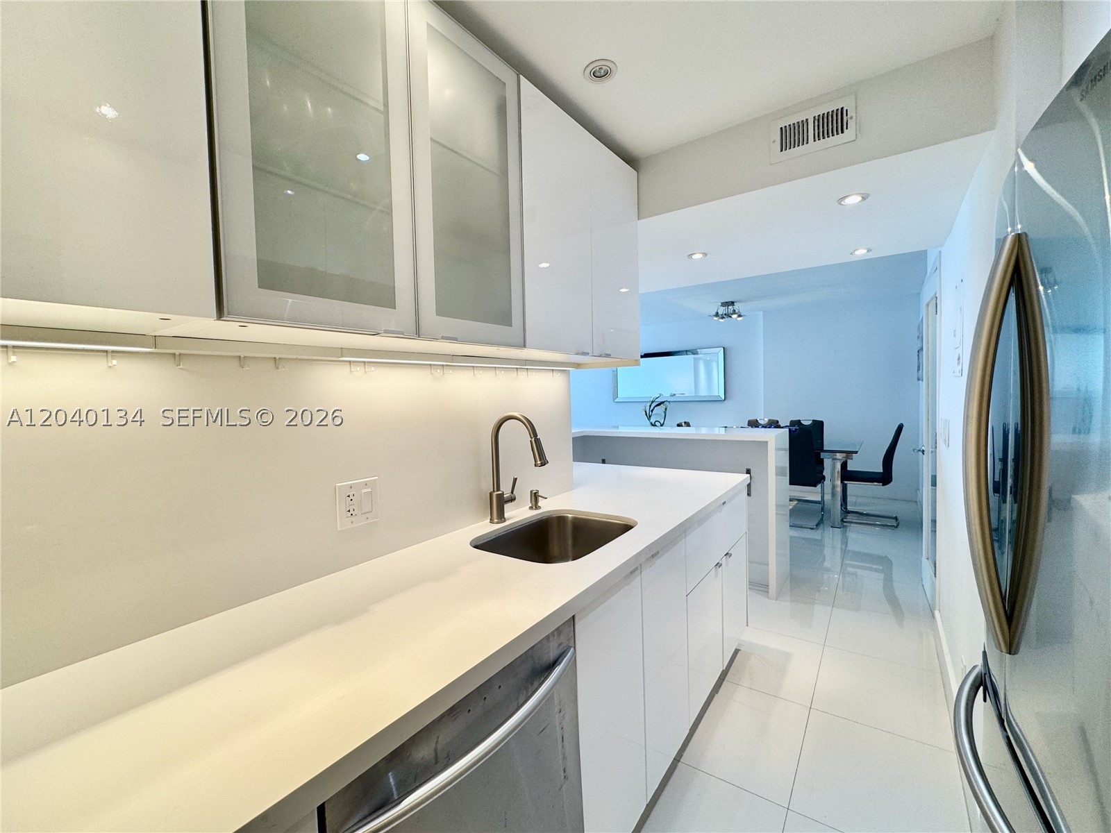 BRICKELL HARBOUR CONDO - Residential