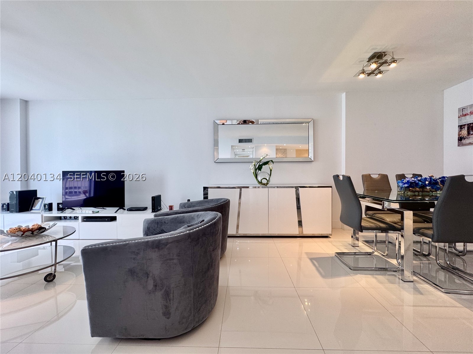 BRICKELL HARBOUR CONDO - Residential