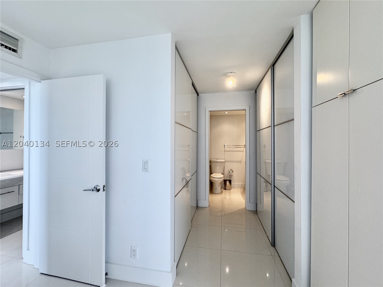 BRICKELL HARBOUR CONDO - Residential