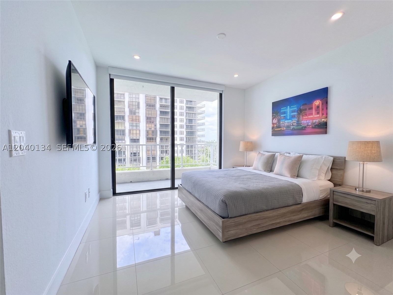 BRICKELL HARBOUR CONDO - Residential