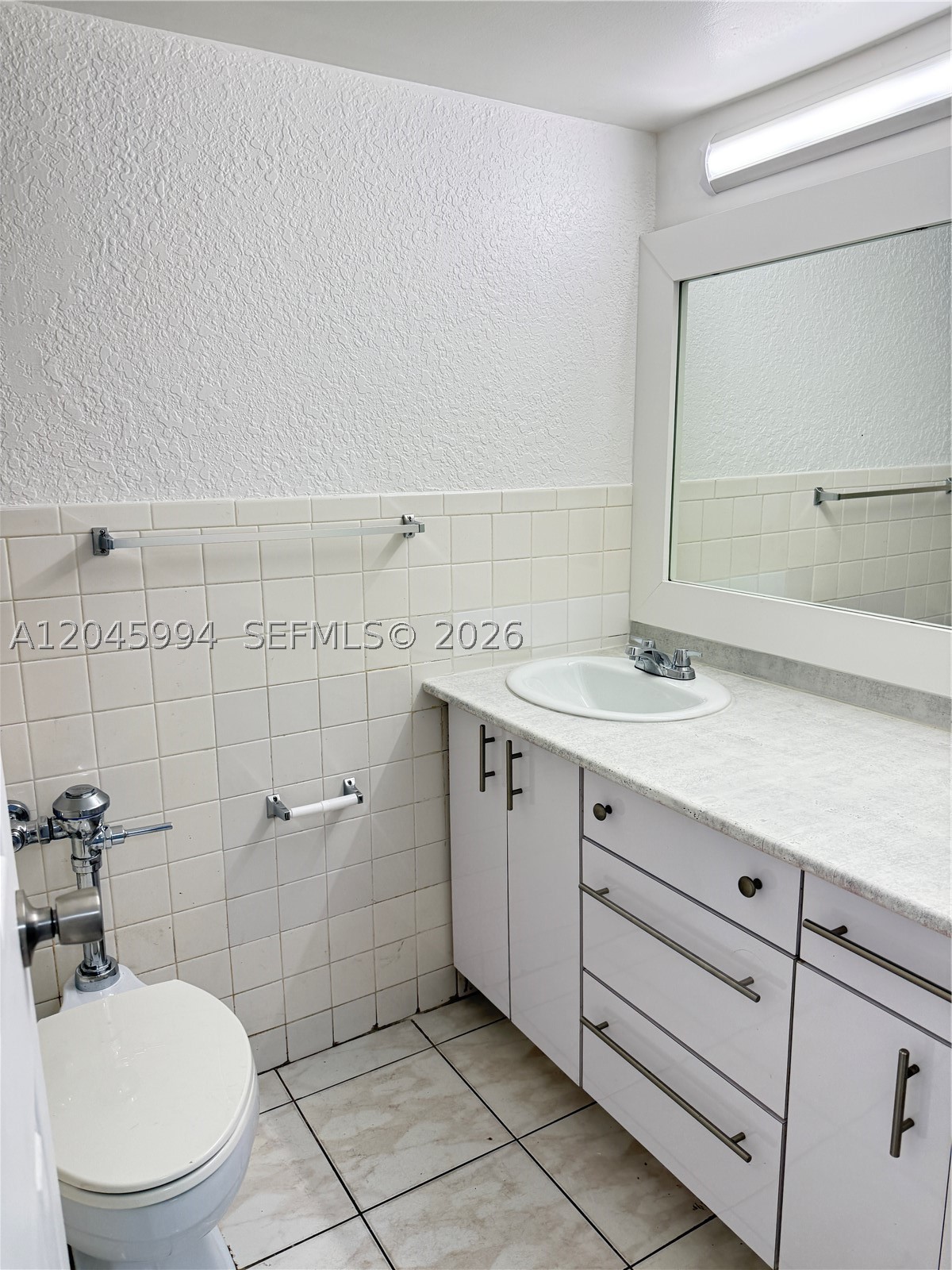 DIPLOMAT GOLF & RACQUET C - Residential