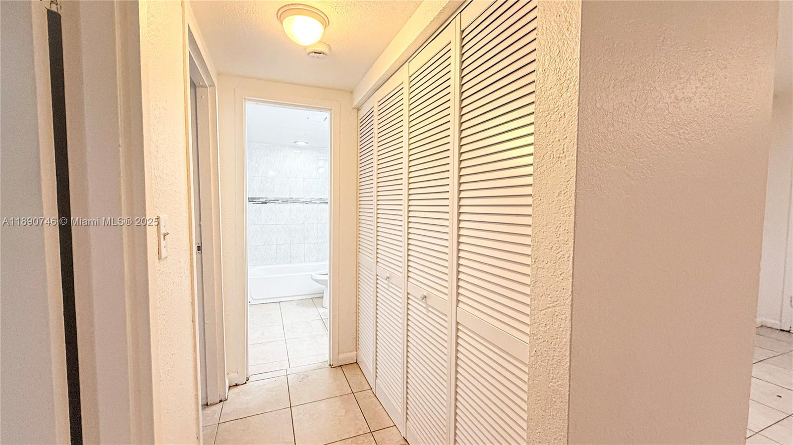 CONDADO REAL CONDO - Residential