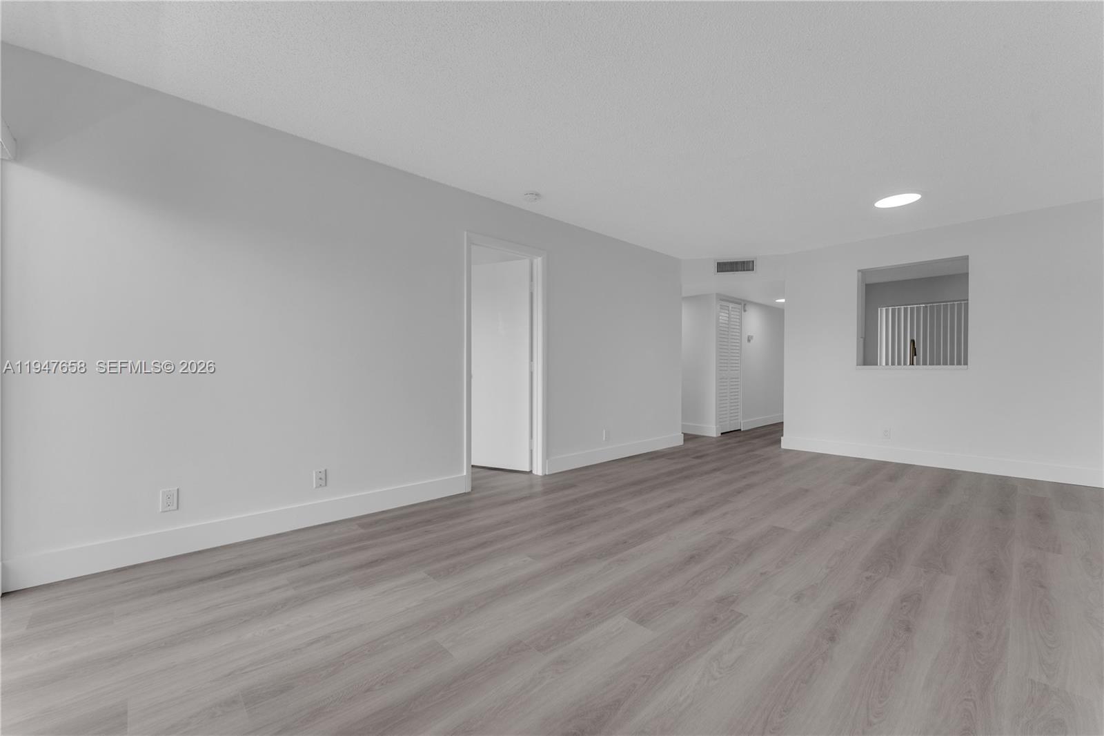 LAKESHORE AT UNIVERSITY P - Residential