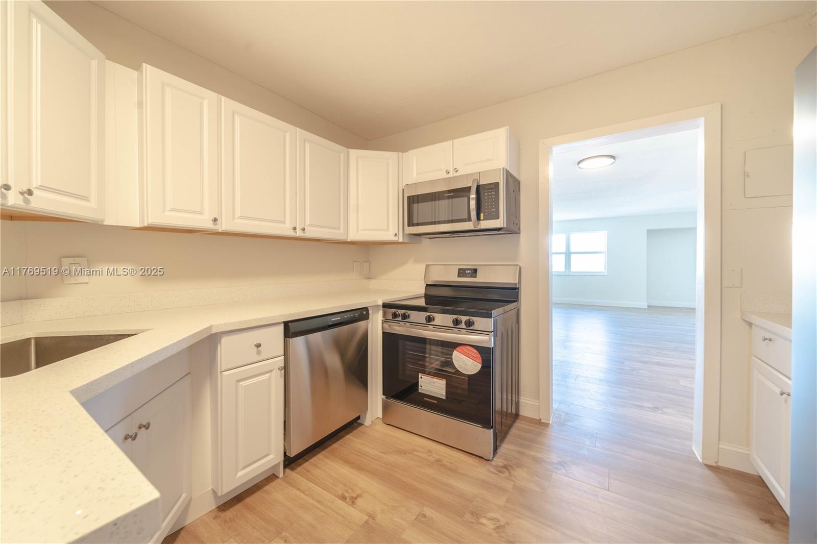 LAKES OF INVERRARY CONDO - Residential