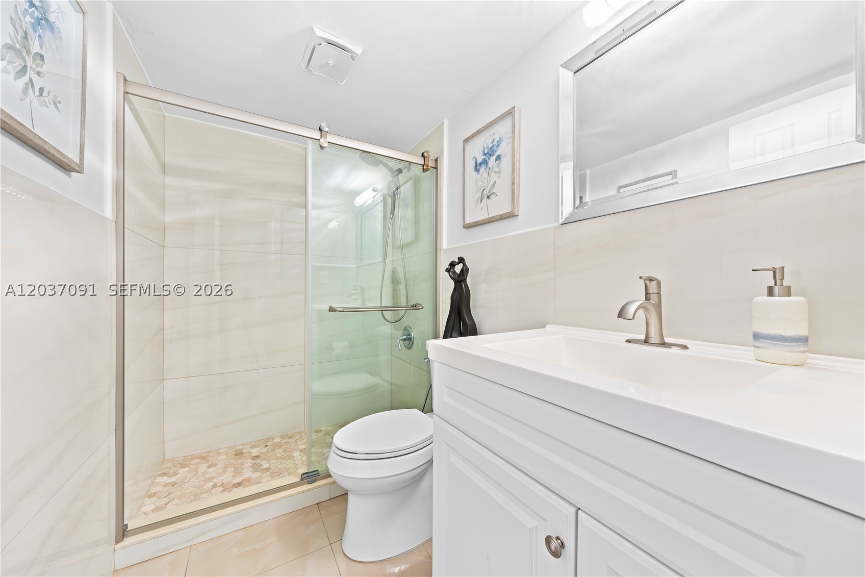 LAKEWOOD VILLAS CONDO - Residential