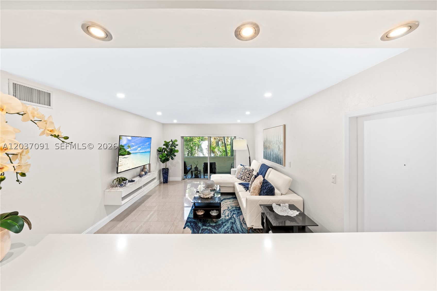 LAKEWOOD VILLAS CONDO - Residential