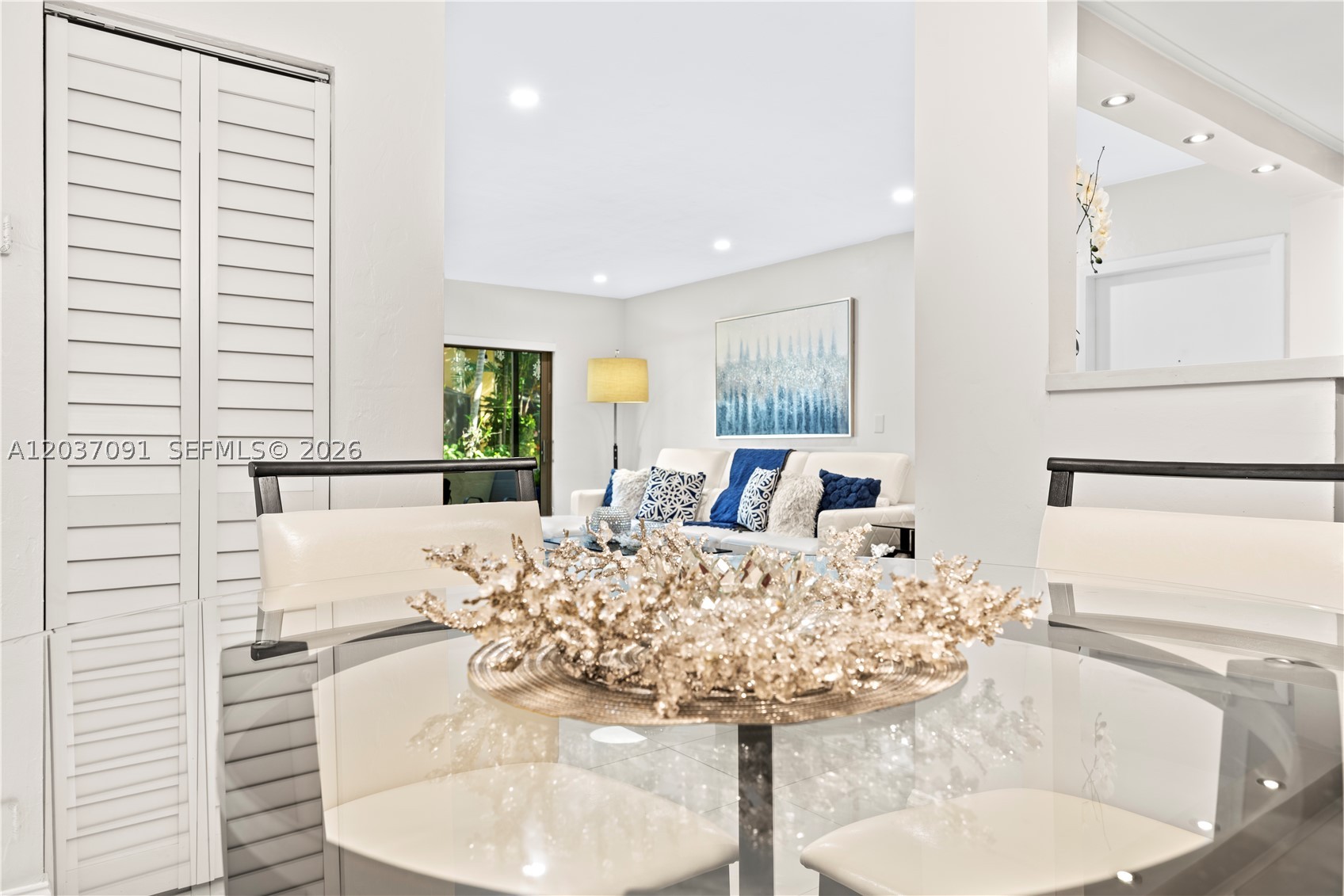 LAKEWOOD VILLAS CONDO - Residential