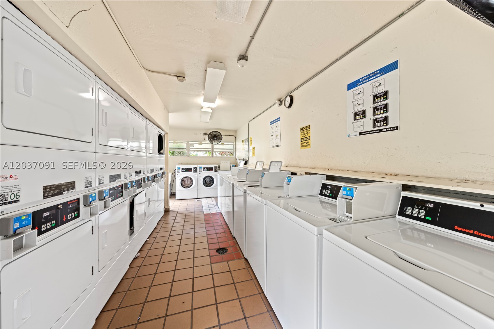 LAKEWOOD VILLAS CONDO - Residential