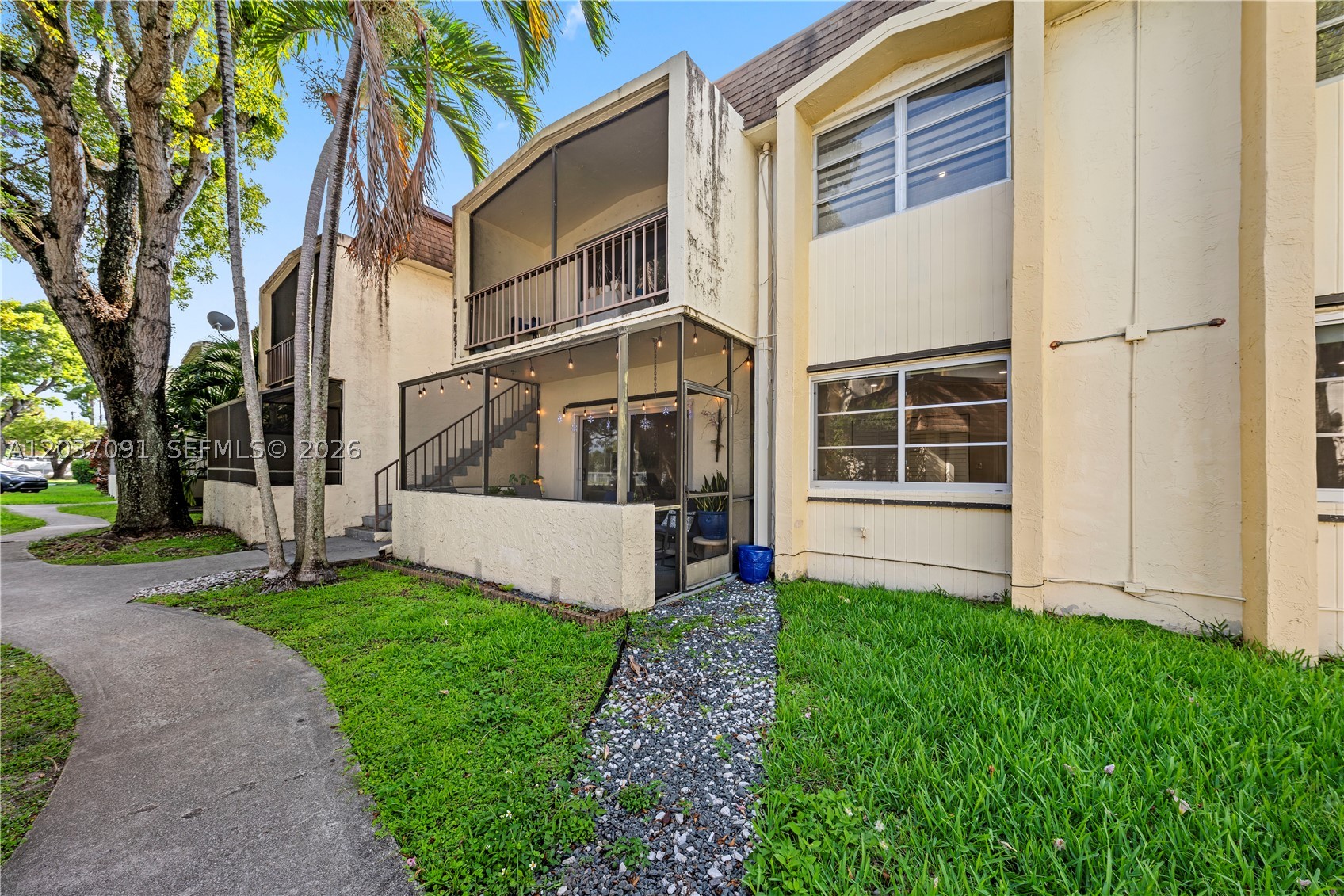 LAKEWOOD VILLAS CONDO - Residential