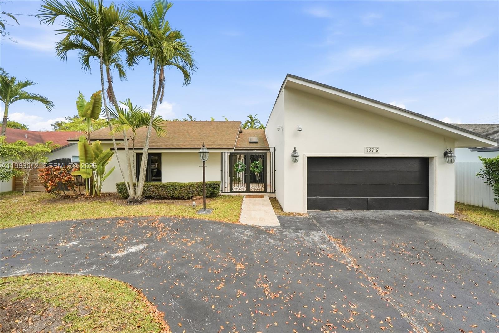 CALUSA CLUB ESTATES 6TH A - Residential