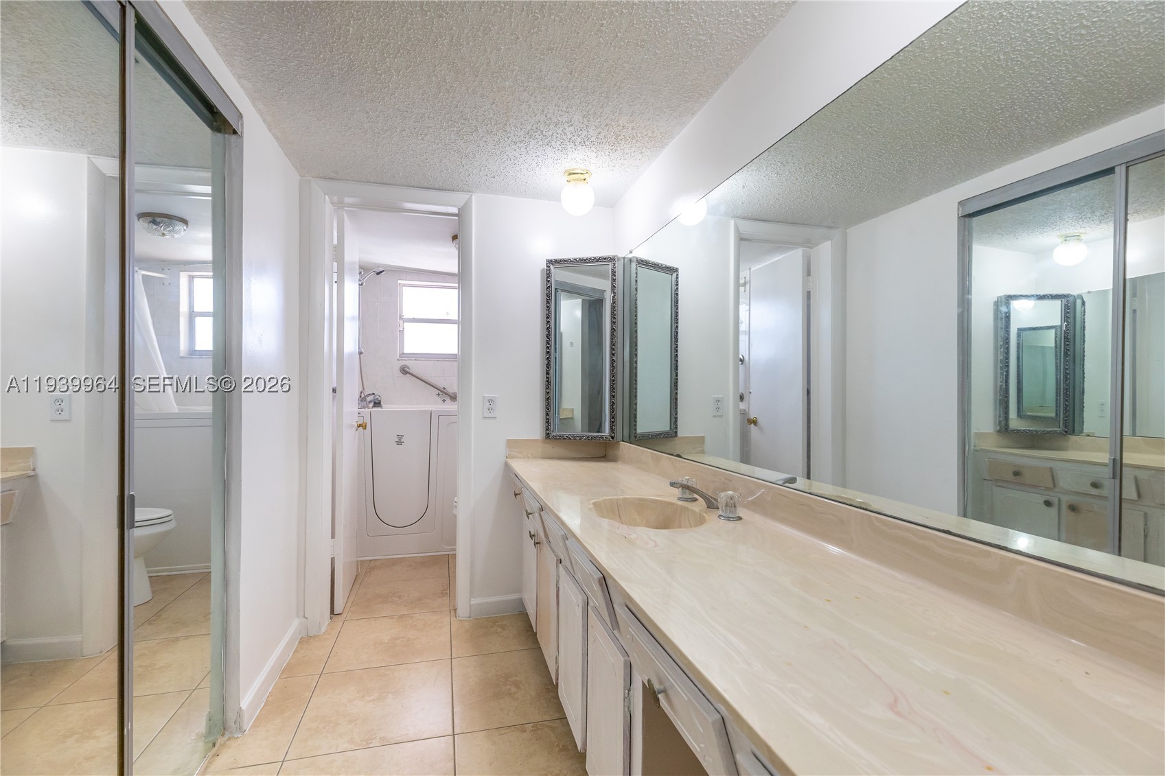 TOPAZ SOUTH CONDO - Residential
