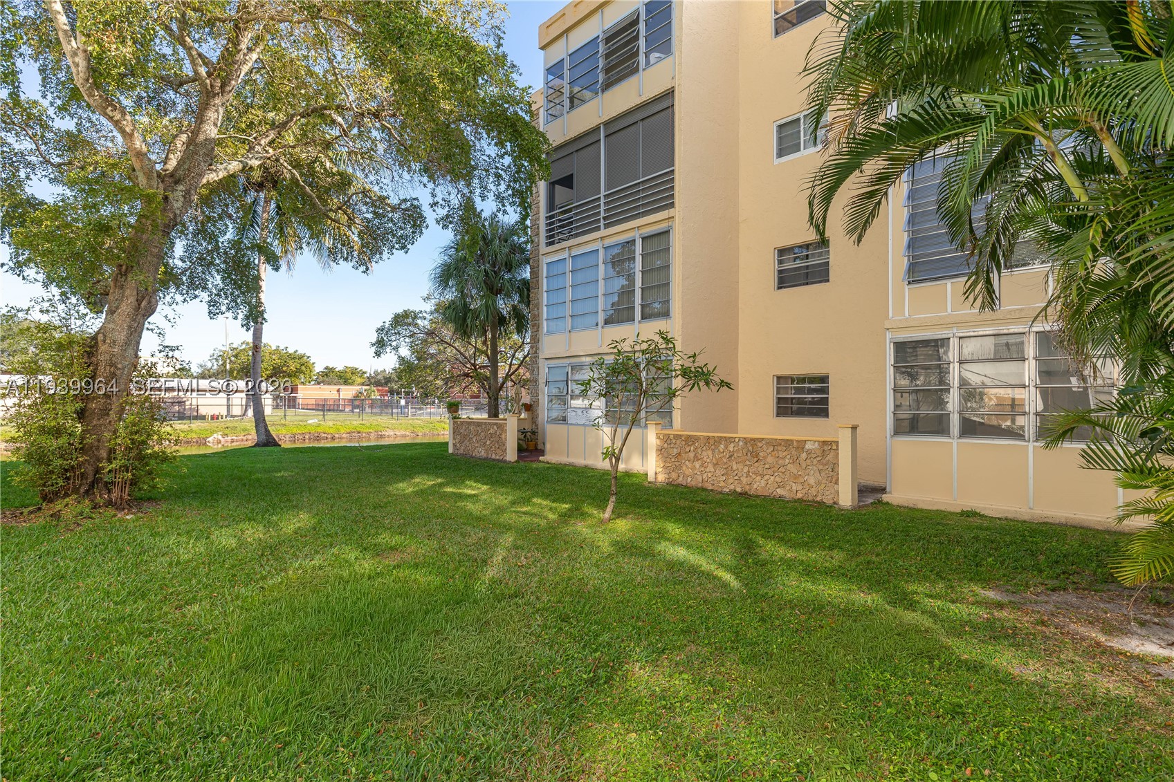 TOPAZ SOUTH CONDO - Residential