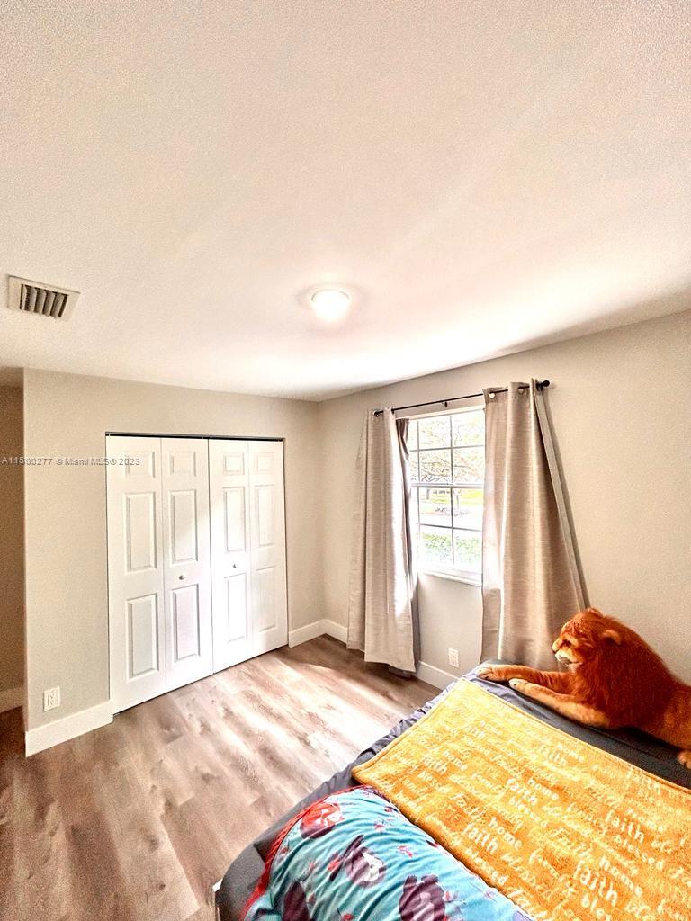 EMBASSY LAKES PHASE III - Residential Lease