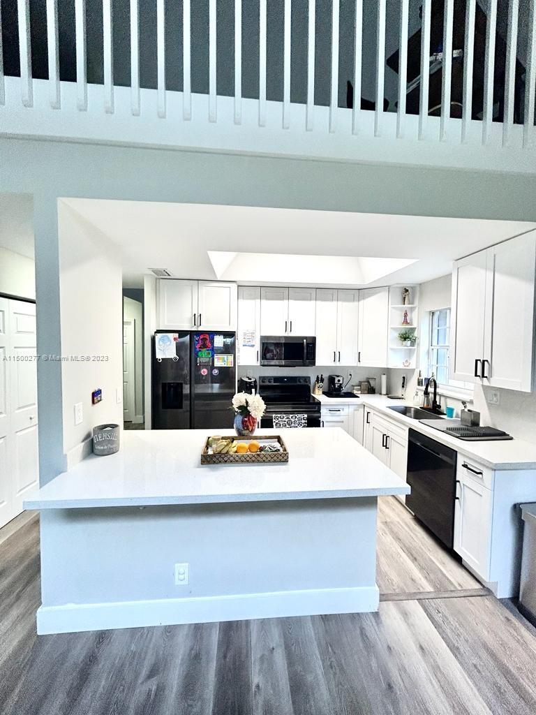 EMBASSY LAKES PHASE III - Residential Lease
