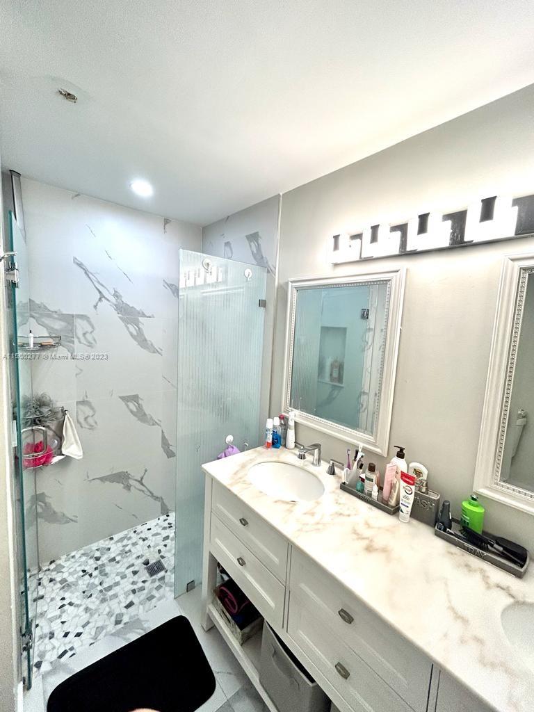 EMBASSY LAKES PHASE III - Residential Lease