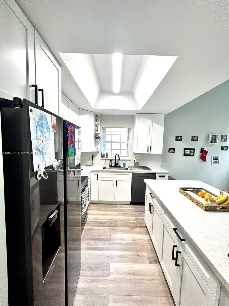 EMBASSY LAKES PHASE III - Residential Lease