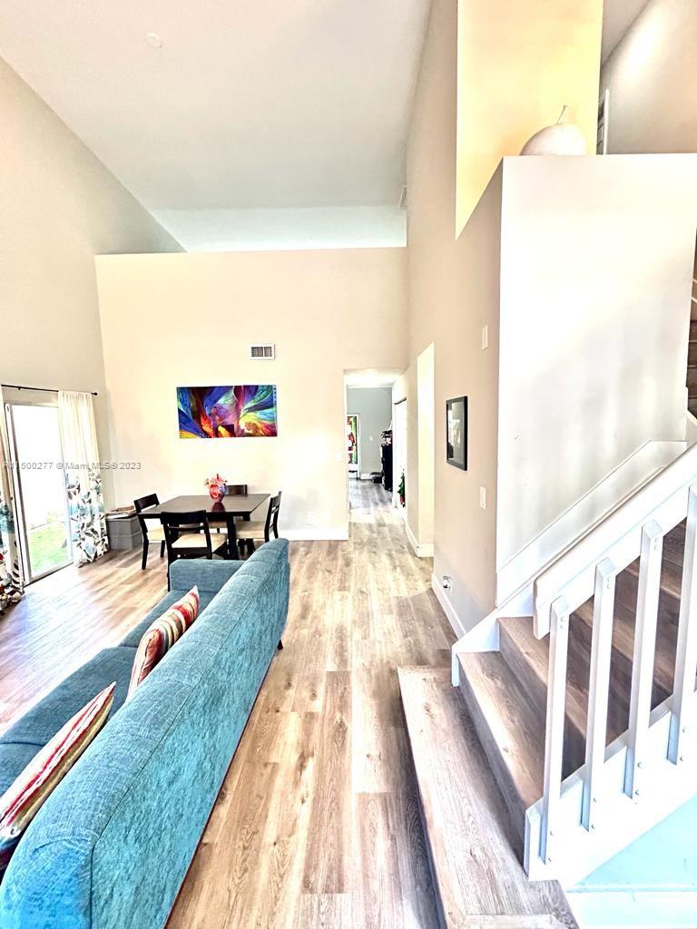 EMBASSY LAKES PHASE III - Residential Lease