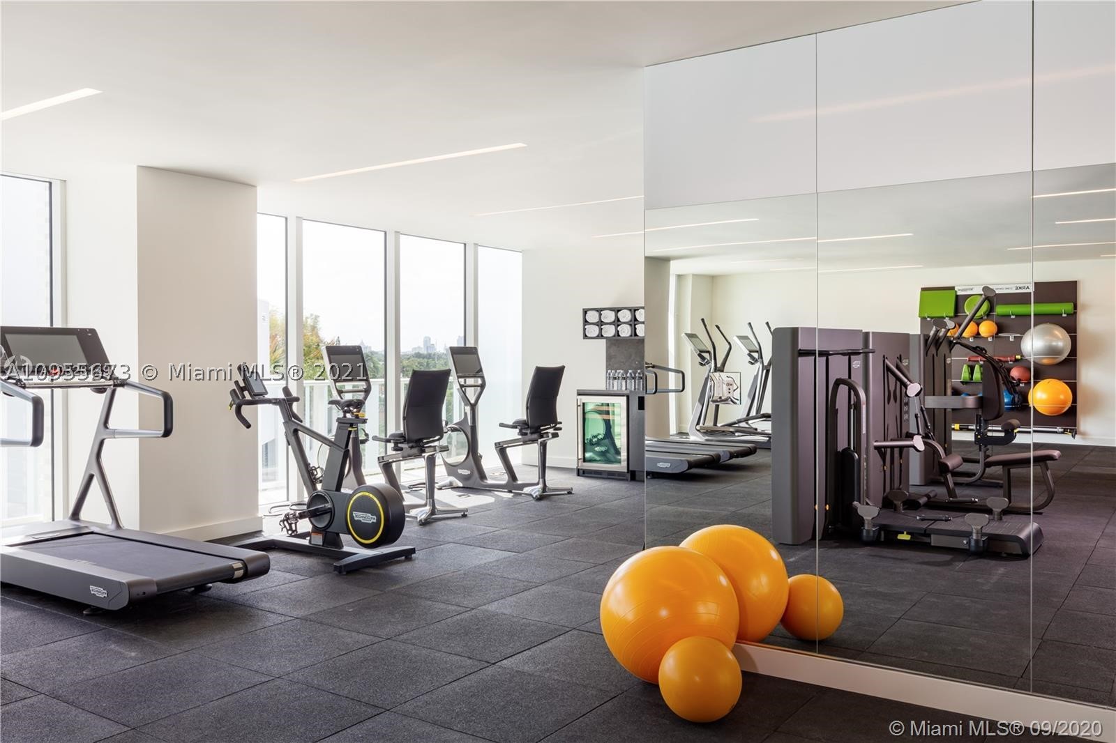 The Ritz-Carlton Residence - Residential