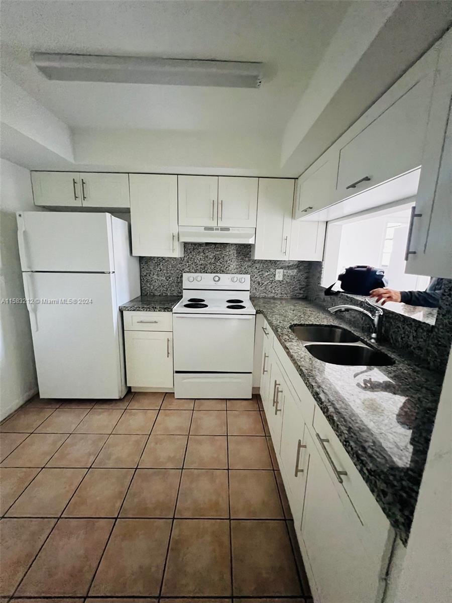 WESTBIRD VILLAGE CONDO - Residential Lease