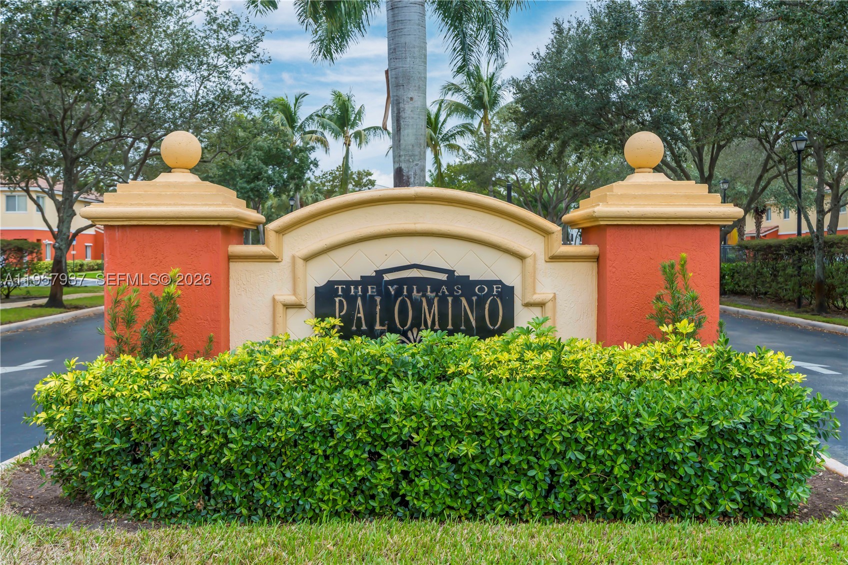 VILLAS OF PALOMINO CONDO - Residential
