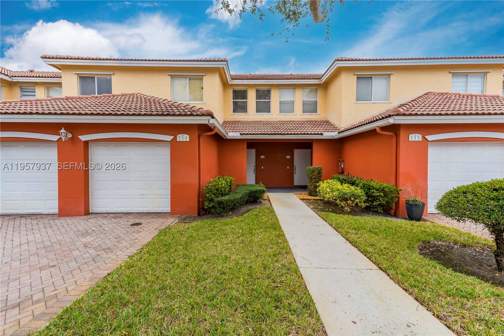 VILLAS OF PALOMINO CONDO - Residential
