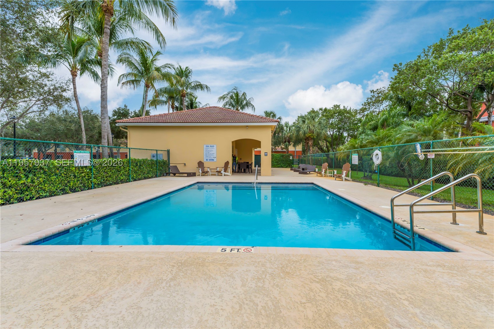 VILLAS OF PALOMINO CONDO - Residential