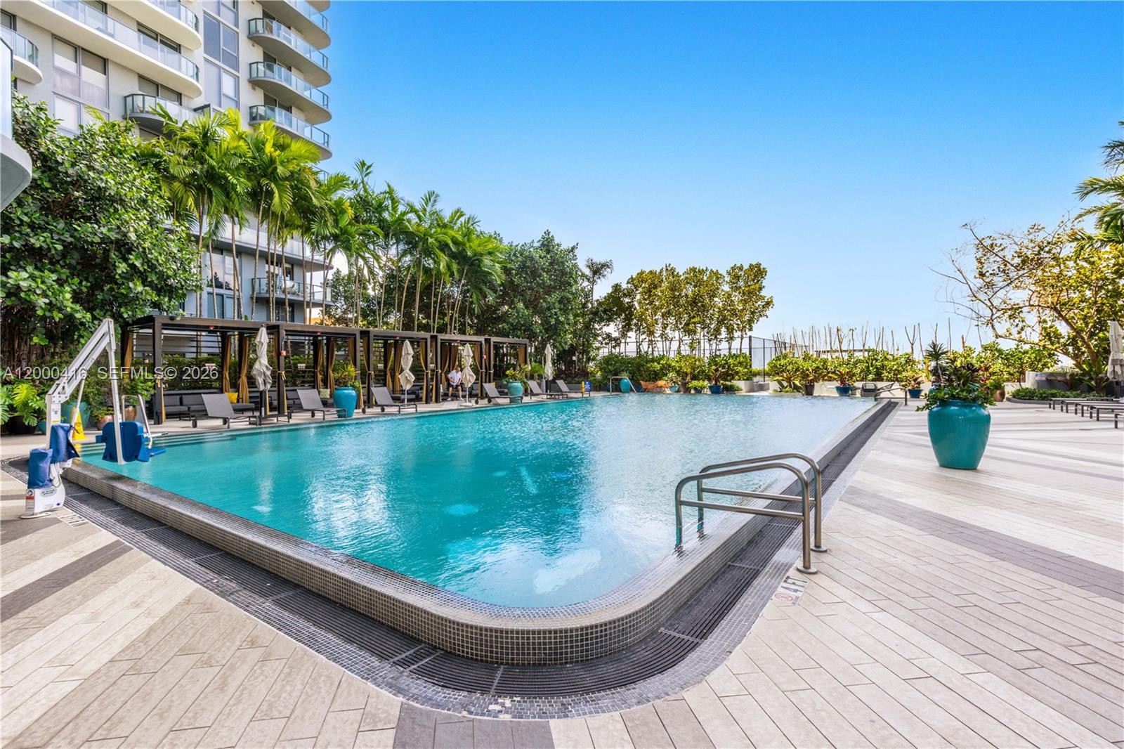 3401 MIDTOWN CONDO - Residential